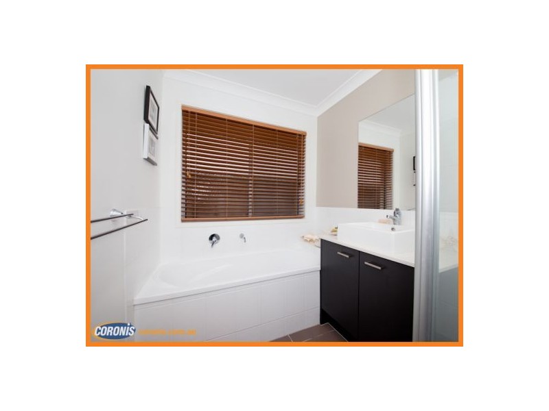 8 Ellis Place, Mountain Creek QLD 4557