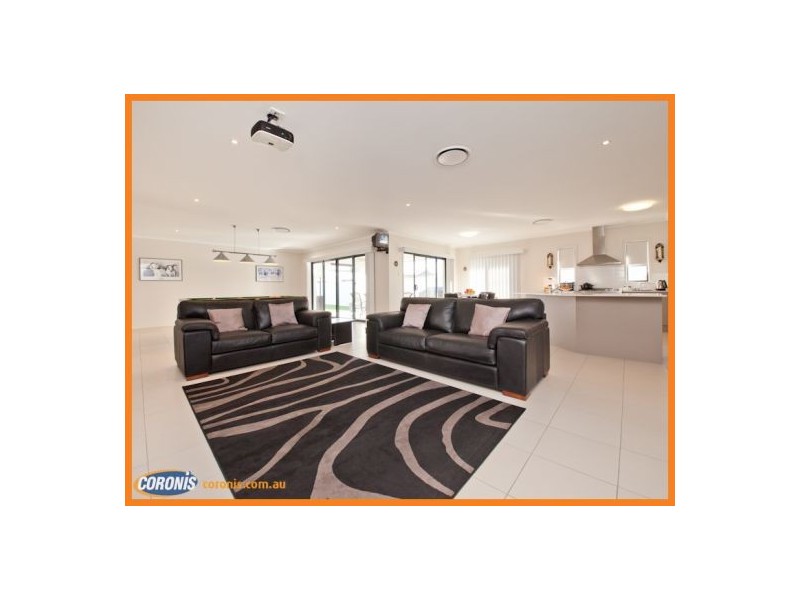 20 Whitehaven Way, Pelican Waters QLD 4551