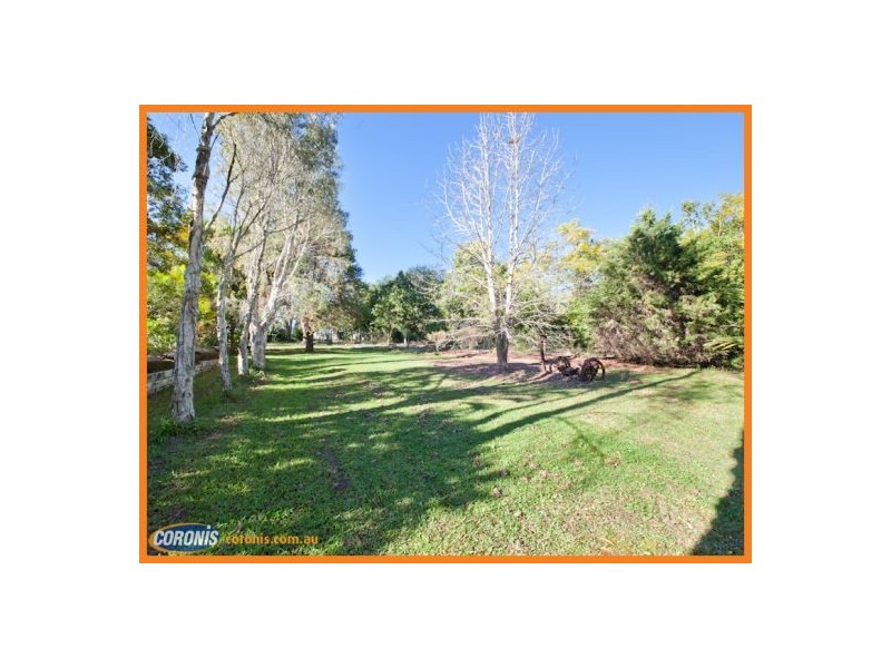 33 Crittenden Road, Glass House Mountains QLD 4518