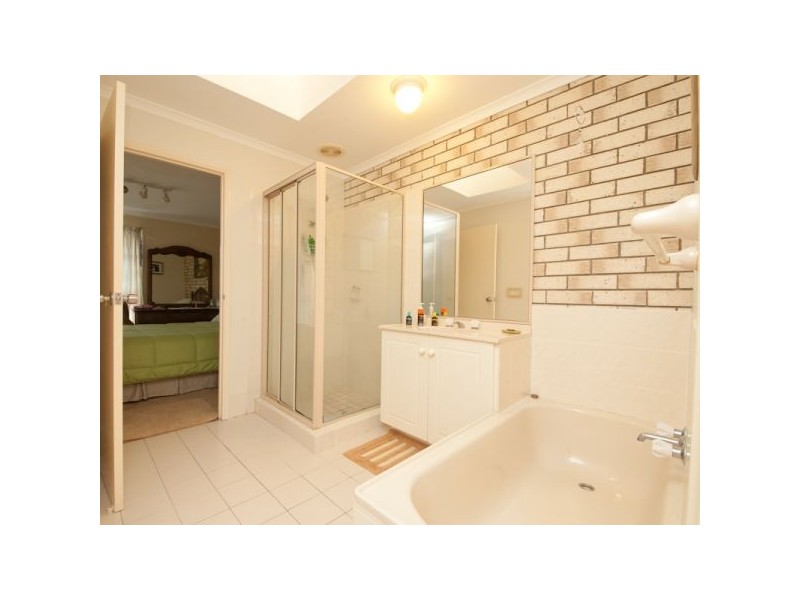 2/147 Bundilla Boulevard, Mountain Creek QLD 4557