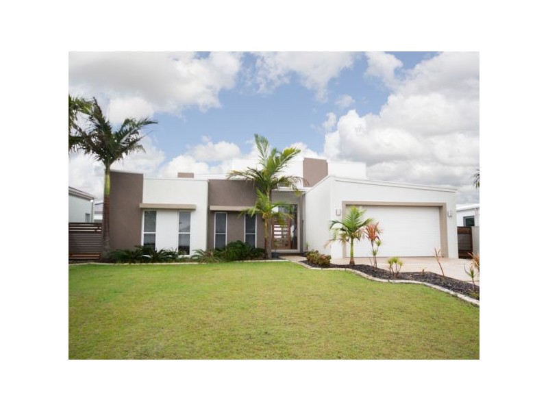 4 Columba Place, Pelican Waters QLD 4551