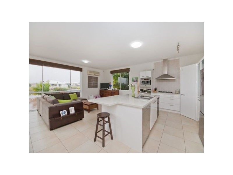 4 Columba Place, Pelican Waters QLD 4551