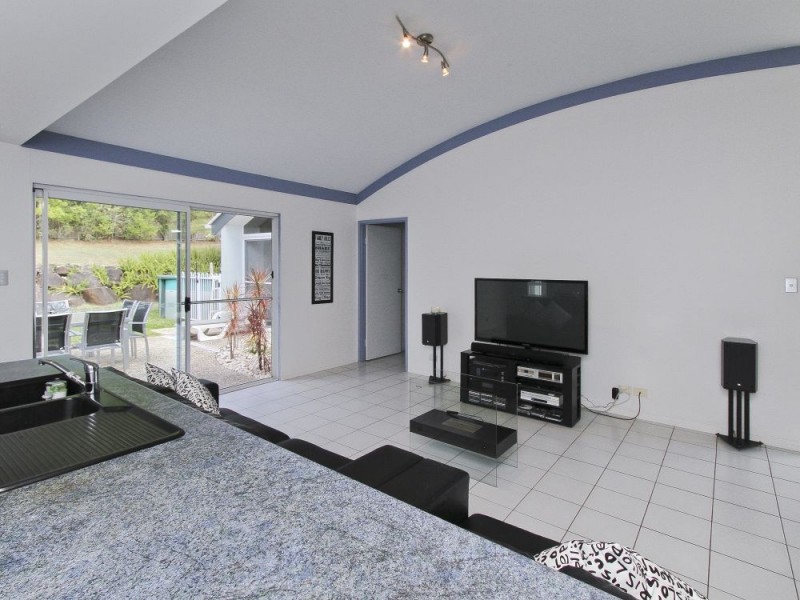 6 Discovery Drive, Little Mountain QLD 4551