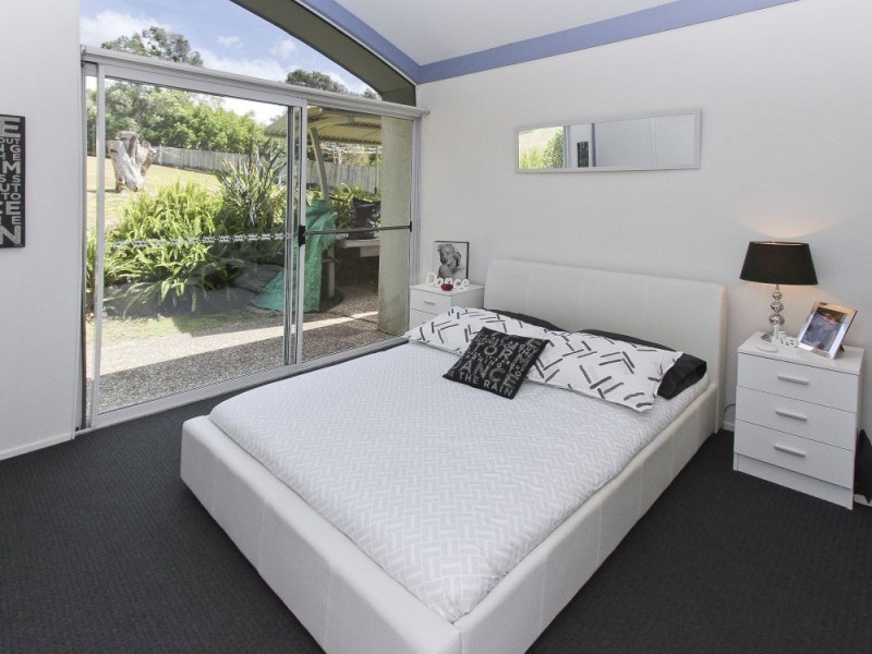 6 Discovery Drive, Little Mountain QLD 4551