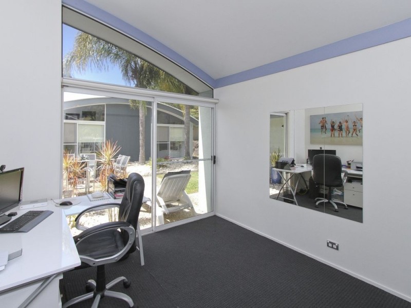 6 Discovery Drive, Little Mountain QLD 4551