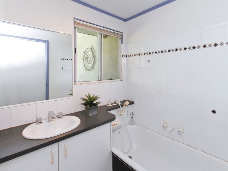 6 Discovery Drive, Little Mountain QLD 4551