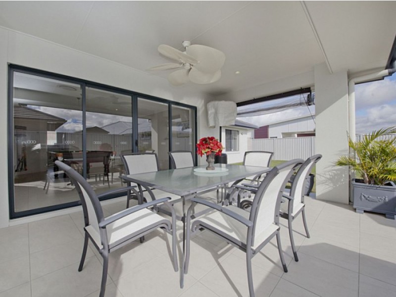 20 Whitehaven Way, Pelican Waters QLD 4551