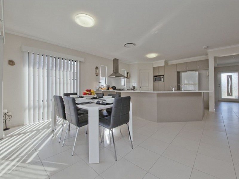 20 Whitehaven Way, Pelican Waters QLD 4551