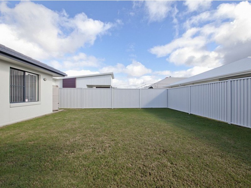 20 Whitehaven Way, Pelican Waters QLD 4551