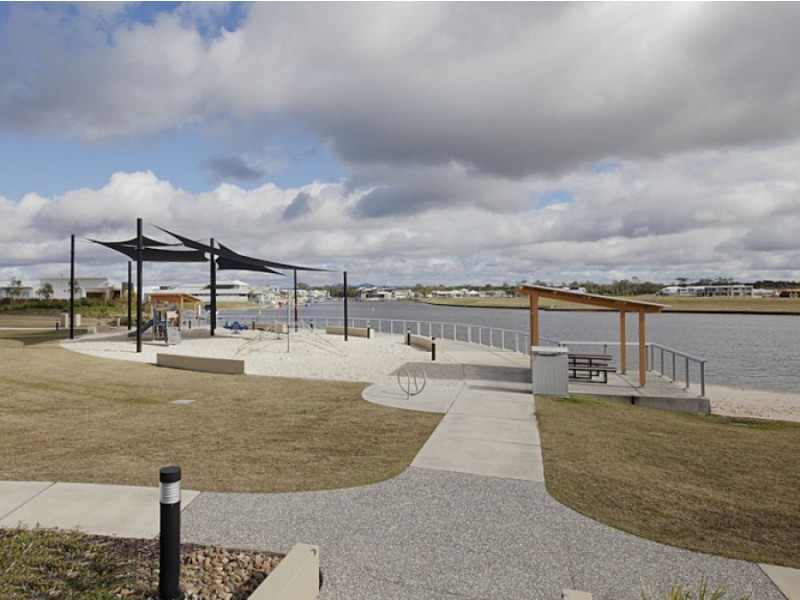 20 Whitehaven Way, Pelican Waters QLD 4551