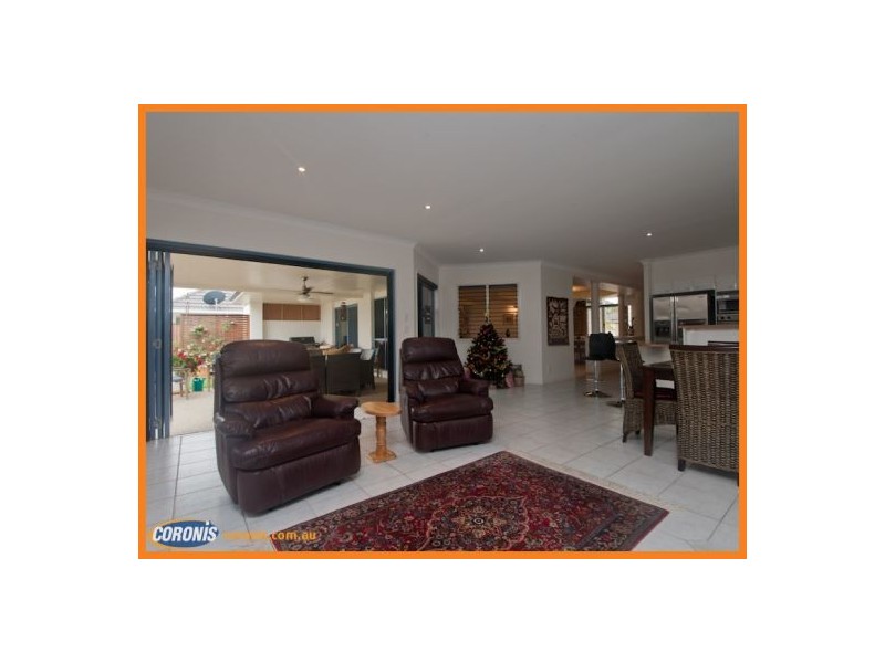 8 Midden Place, Pelican Waters QLD 4551