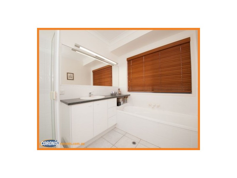 8 Midden Place, Pelican Waters QLD 4551