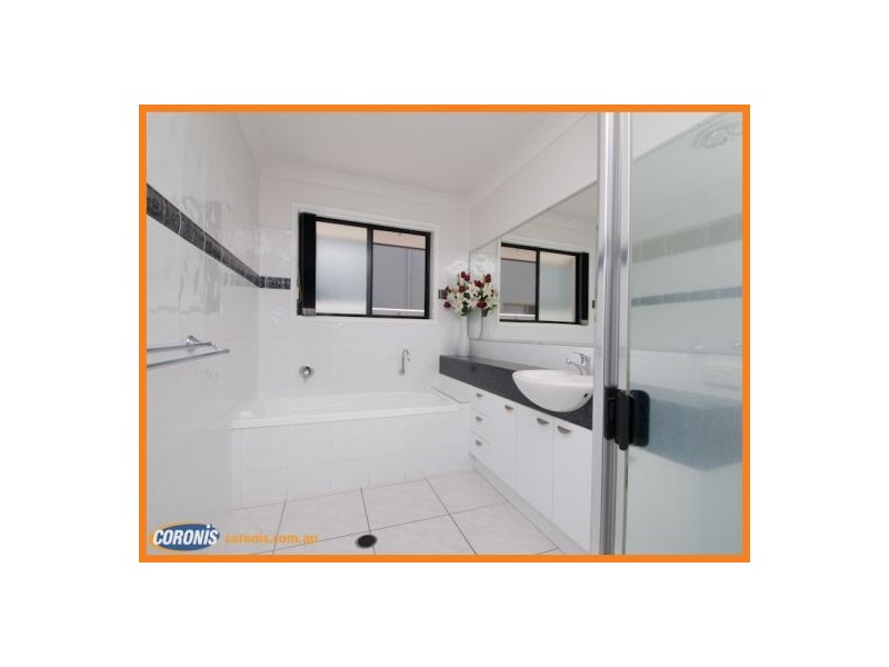25 Somerset Lane, Little Mountain QLD 4551