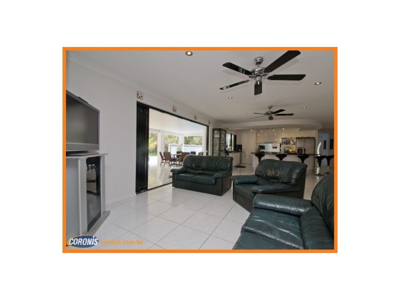 25 Somerset Lane, Little Mountain QLD 4551