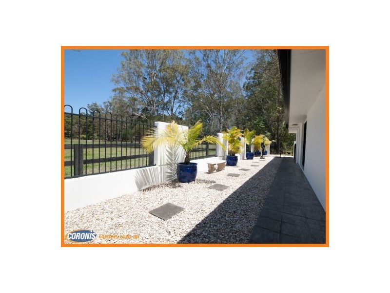 25 Somerset Lane, Little Mountain QLD 4551