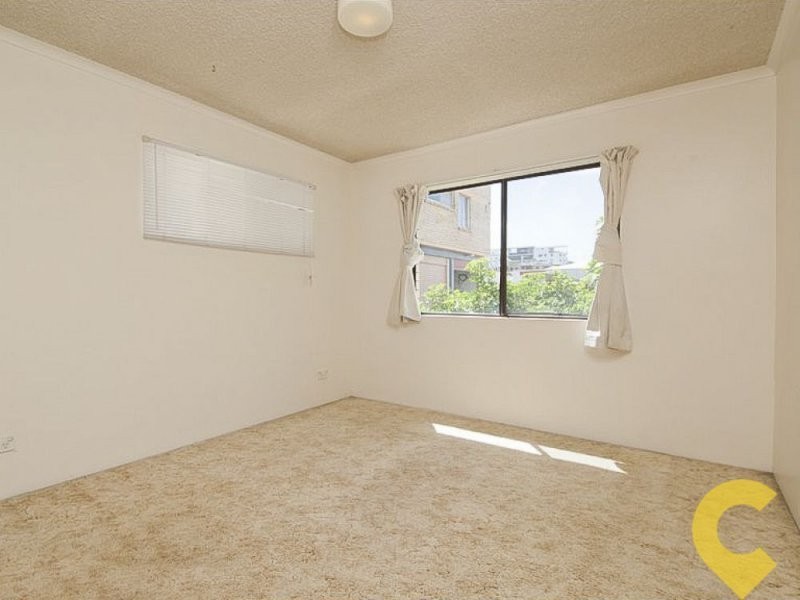2/6 Sykes Avenue, Kings Beach QLD 4551