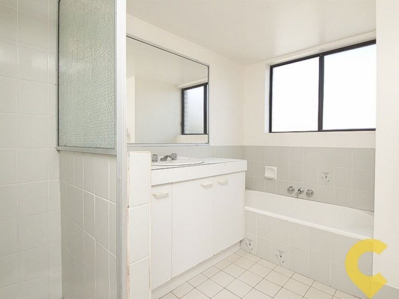 2/6 Sykes Avenue, Kings Beach QLD 4551