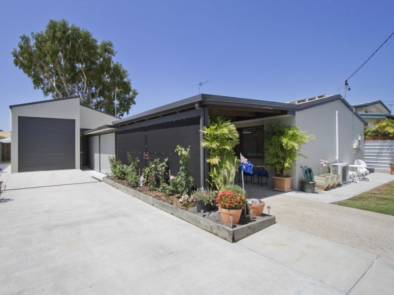 67 Nicklin Way, Warana QLD 4575