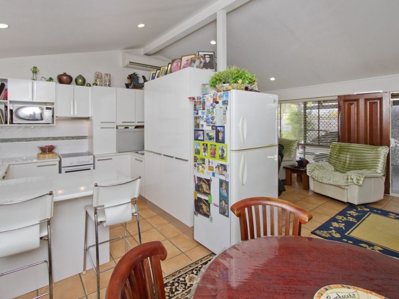 67 Nicklin Way, Warana QLD 4575