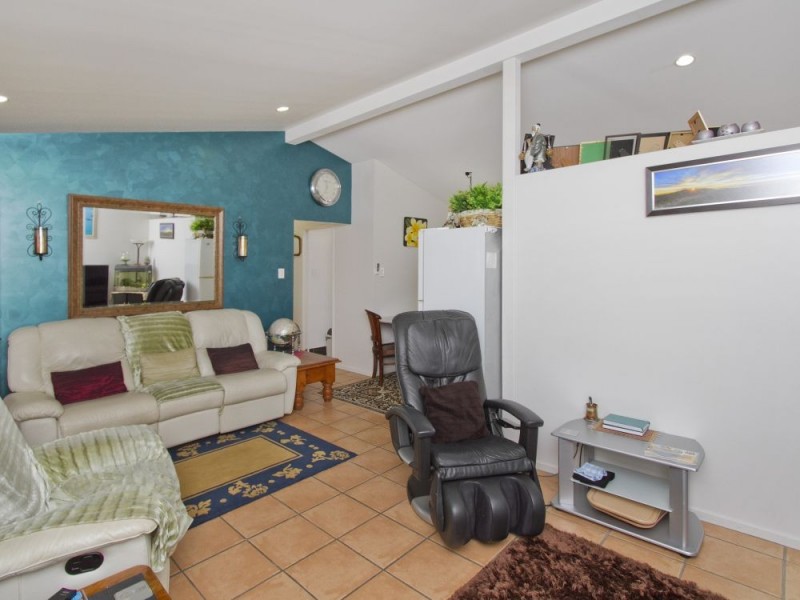 67 Nicklin Way, Warana QLD 4575