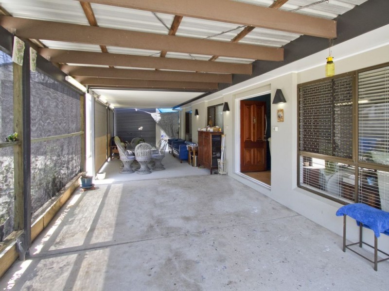 67 Nicklin Way, Warana QLD 4575