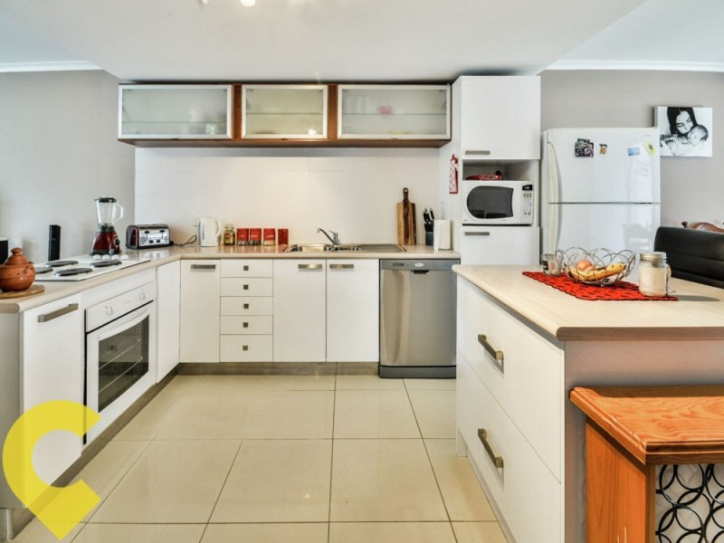 2/2 Orama Avenue, Caloundra QLD 4551