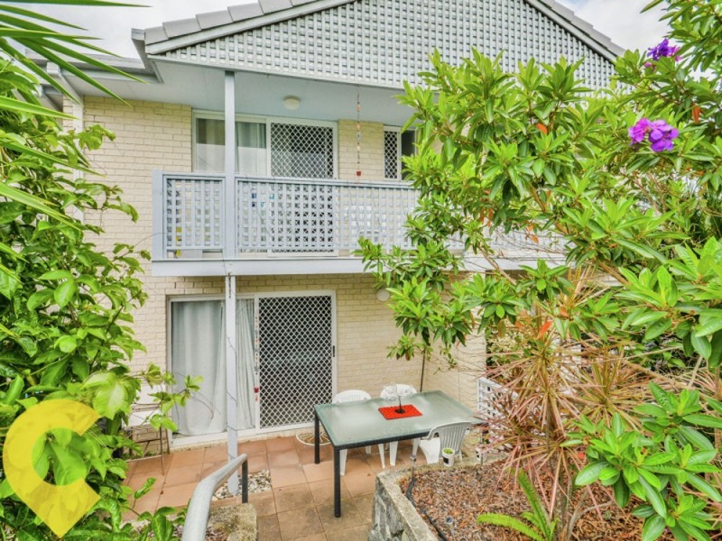 2/2 Orama Avenue, Caloundra QLD 4551