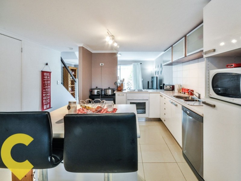 2/2 Orama Avenue, Caloundra QLD 4551