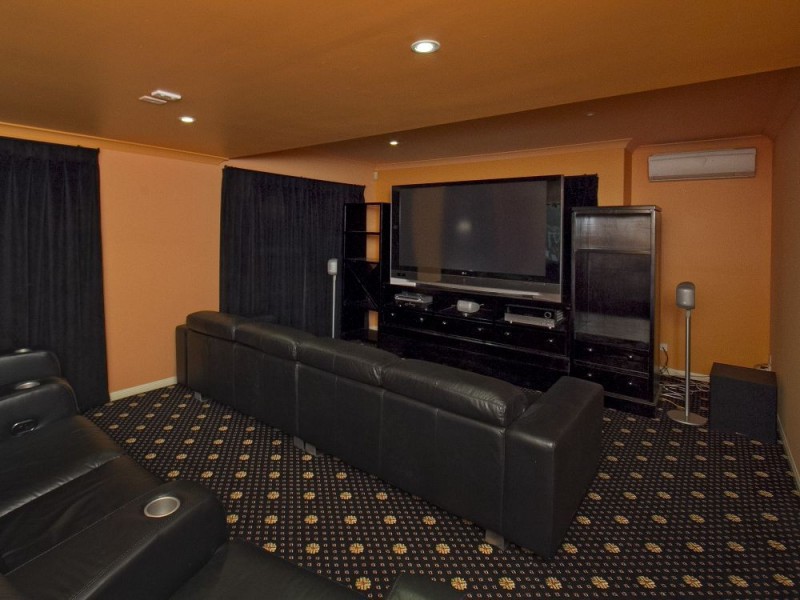 17 Parklands Boulevard, Little Mountain QLD 4551