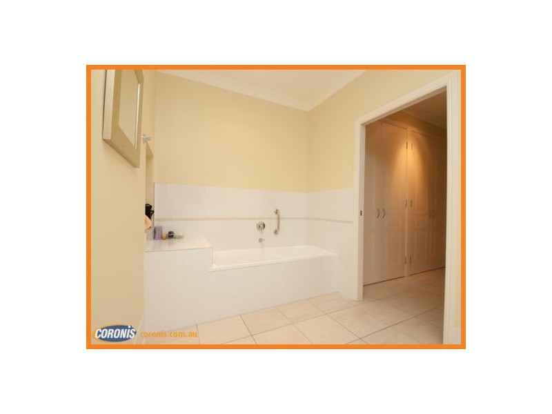 50 Kalowendha Avenue, Pelican Waters QLD 4551