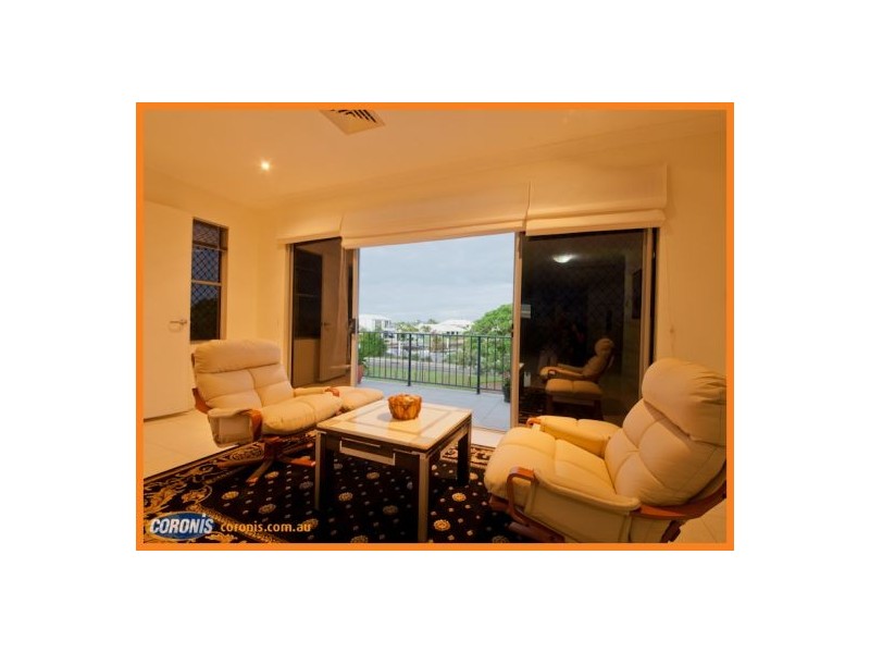 50 Kalowendha Avenue, Pelican Waters QLD 4551