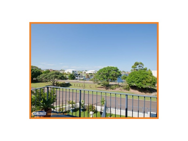 50 Kalowendha Avenue, Pelican Waters QLD 4551