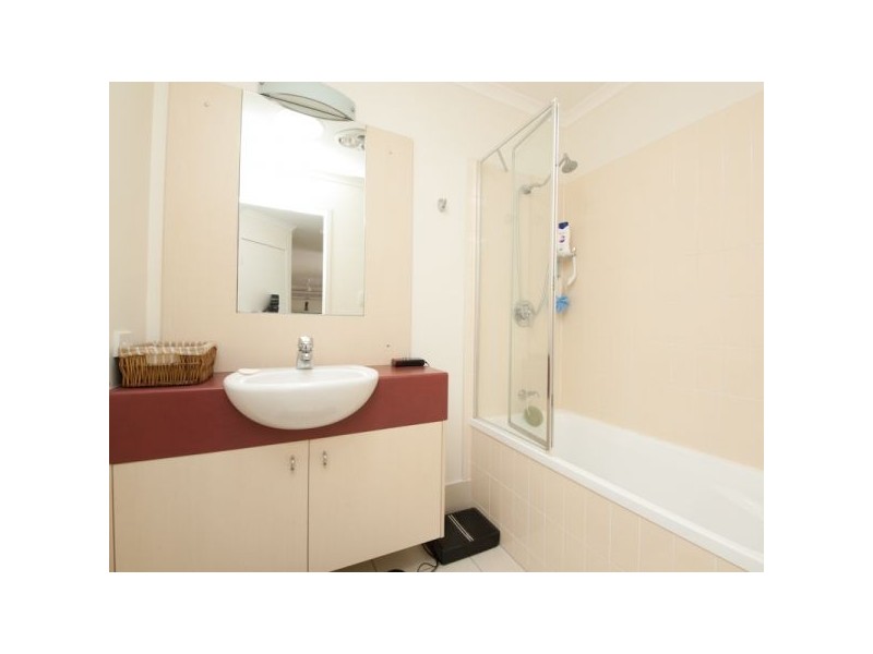 18/1 Lakehead Drive, Sippy Downs QLD 4556