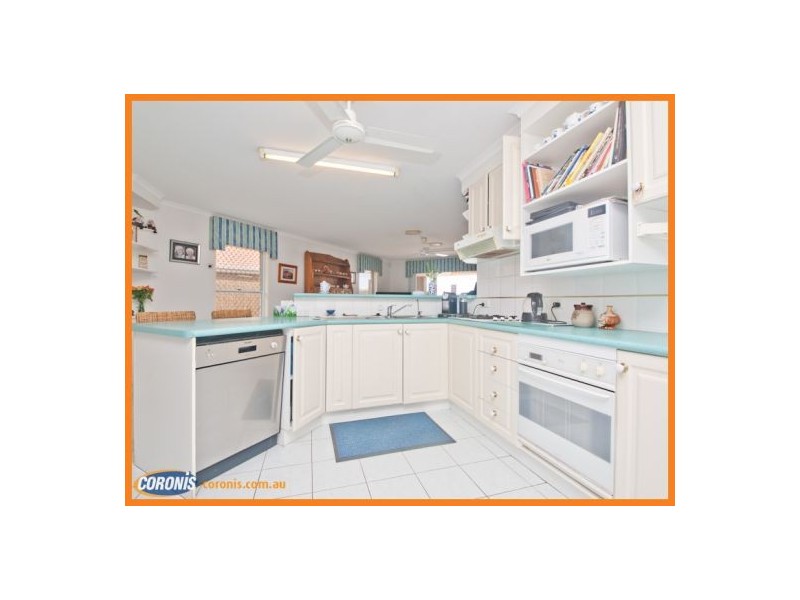 8 Stirling Castle Court, Pelican Waters QLD 4551