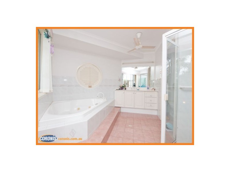 8 Stirling Castle Court, Pelican Waters QLD 4551