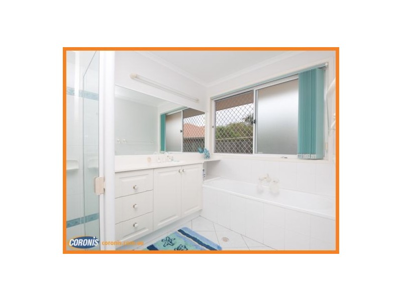 8 Stirling Castle Court, Pelican Waters QLD 4551