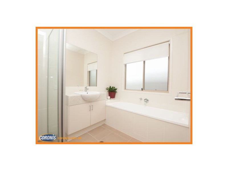 1 Echo Street, Pelican Waters QLD 4551