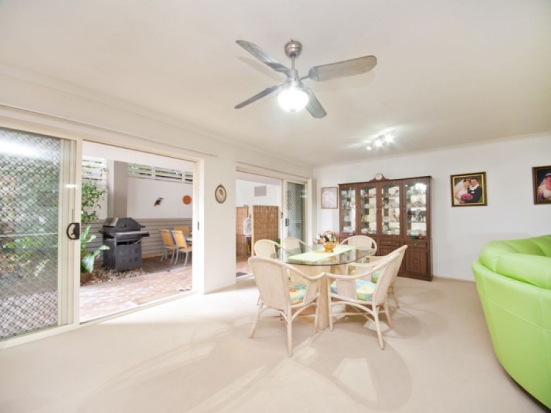 1/34 Canberra Terrace, Caloundra QLD 4551