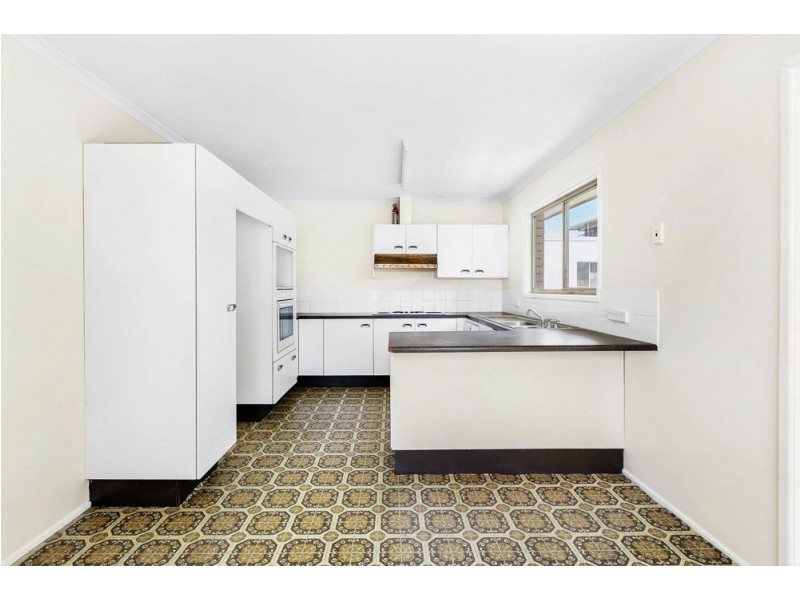 16 Ikara Street, Battery Hill QLD 4551