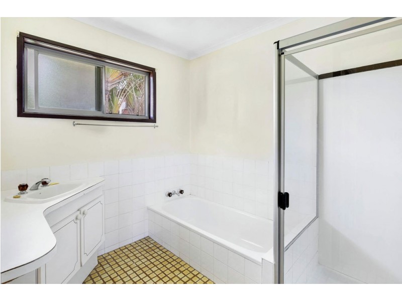 16 Ikara Street, Battery Hill QLD 4551