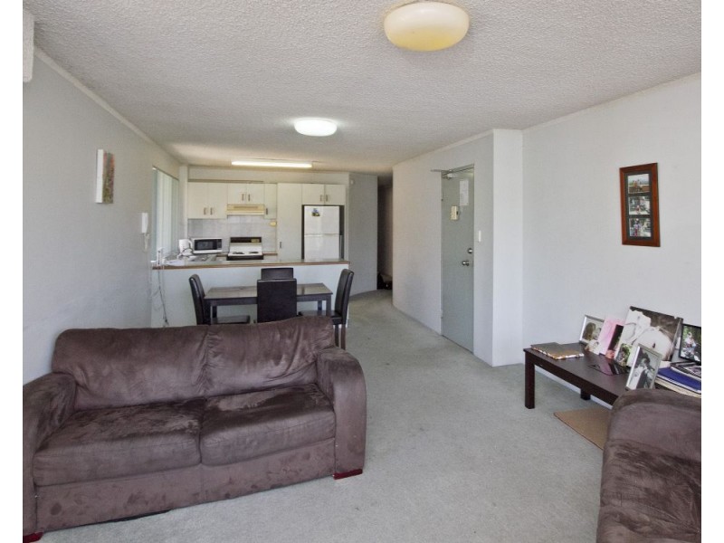 1/58 Esplanade, Golden Beach QLD 4551