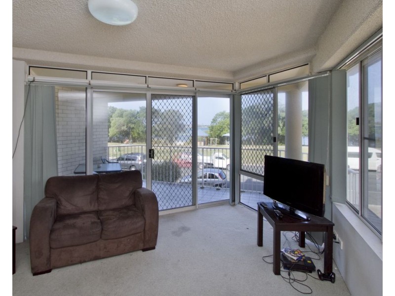 1/58 Esplanade, Golden Beach QLD 4551