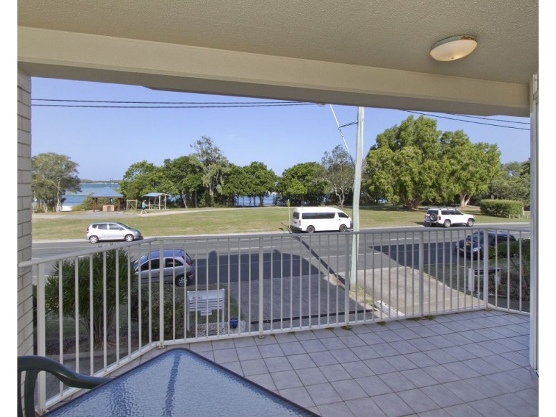 1/58 Esplanade, Golden Beach QLD 4551