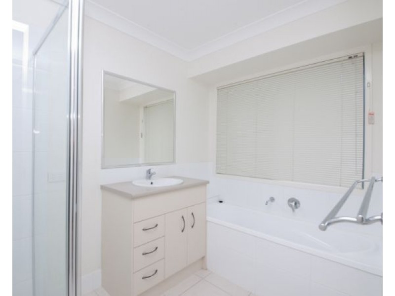 3 Sunrise Terrace, Little Mountain QLD 4551