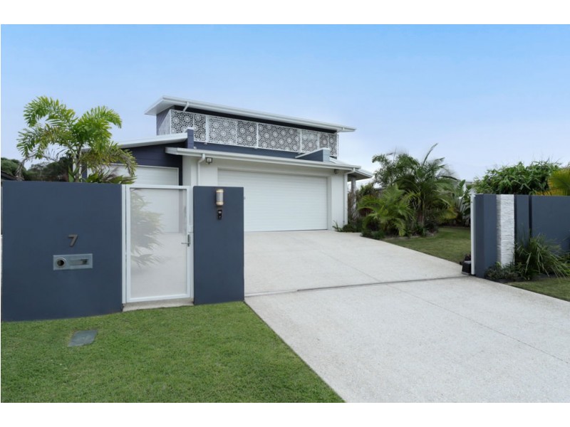 7 Webb Ellis Court, Pelican Waters QLD 4551