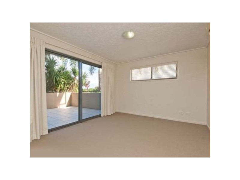 7/4 Grand Parade, Parrearra QLD 4575