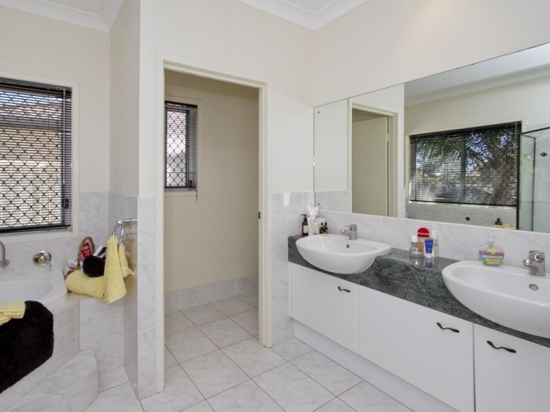 4 Northlake Crescent, Sippy Downs QLD 4556