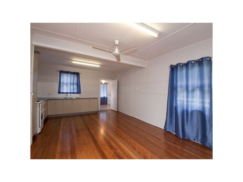 33 Taylor Avenue, Golden Beach QLD 4551