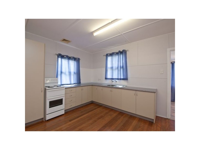 33 Taylor Avenue, Golden Beach QLD 4551