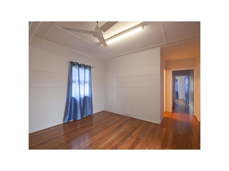 33 Taylor Avenue, Golden Beach QLD 4551